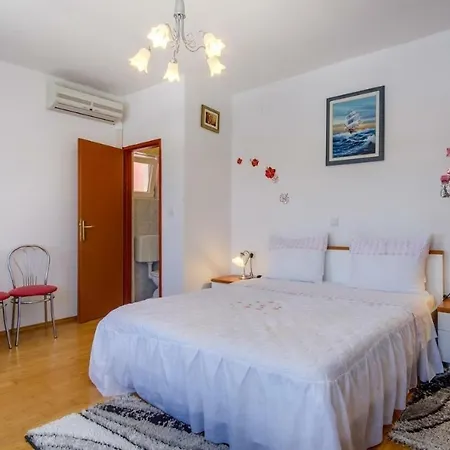 Aquamare Guest house