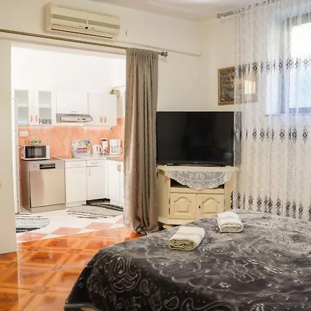 Guest house Lisa 3*